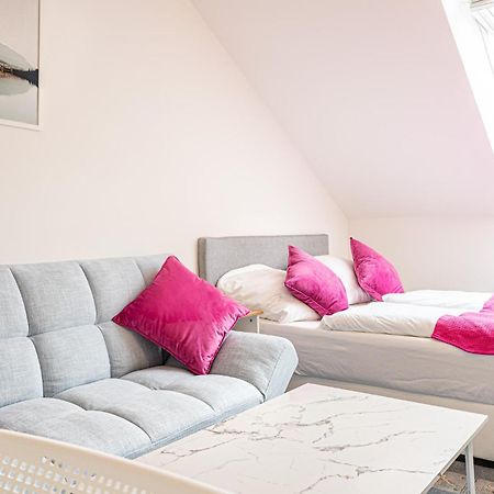 Airy Attic Apt.: Stylish Studio At Penzing Area Bécs Kültér fotó